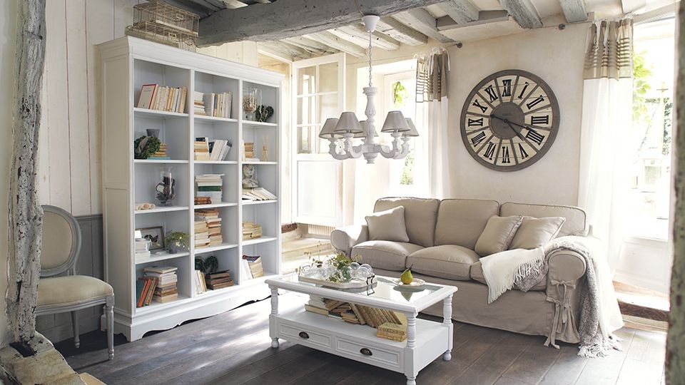 Experts en décoration intérieure, nous imaginons des espaces élégants, chaleureux et parfaitement pensés.